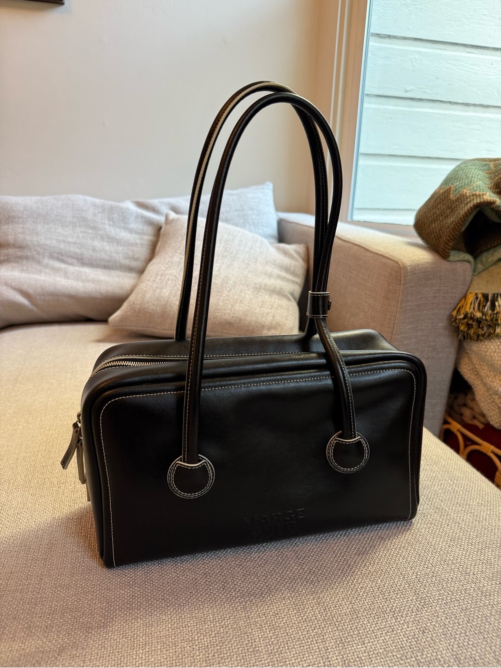 Marge Sherwood Boston bag black with white stitching